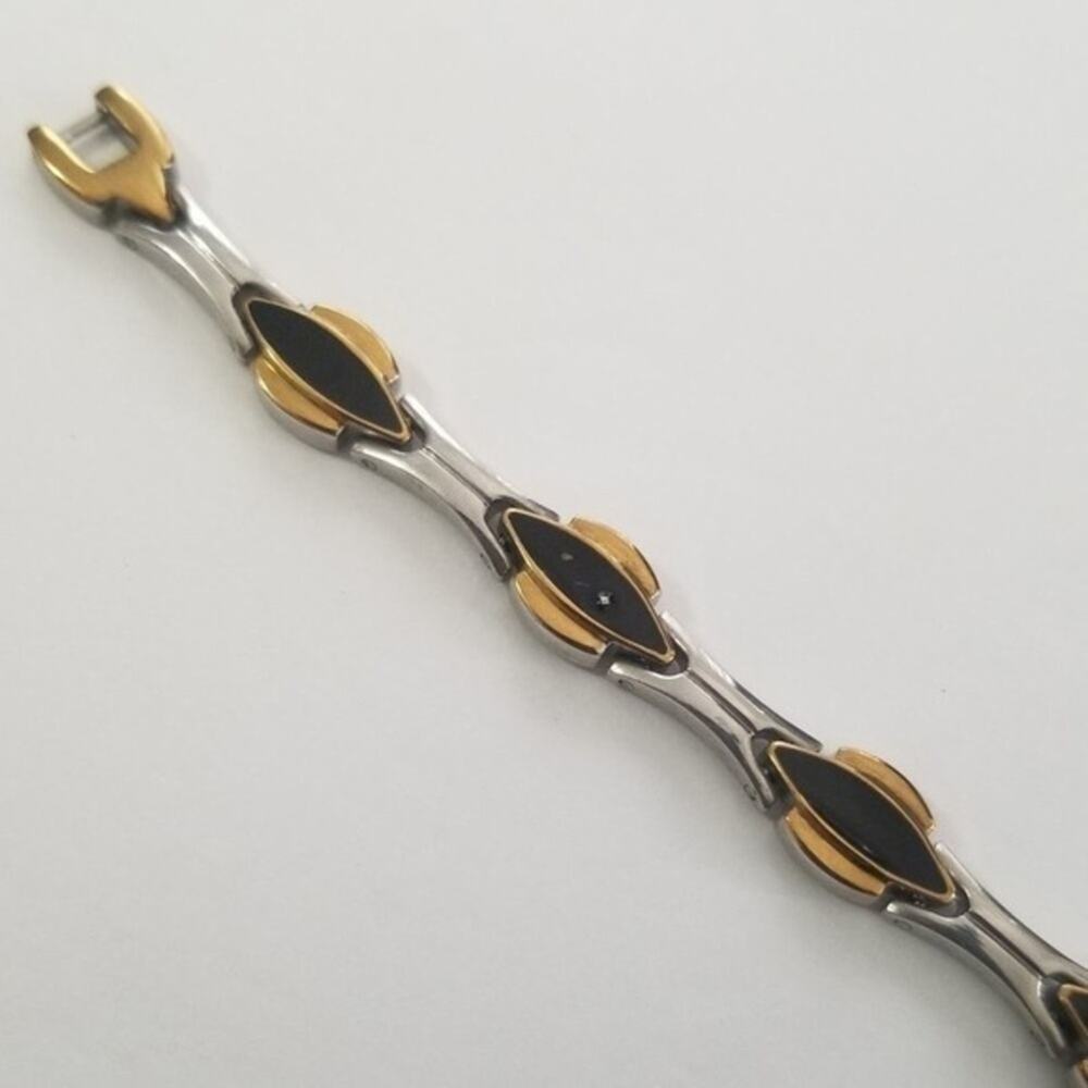 New stainless steel magnetic bracelet‎ 7.5 inches - Picture 8 of 8